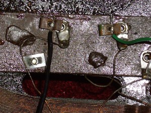 Both antenna wires hooked up